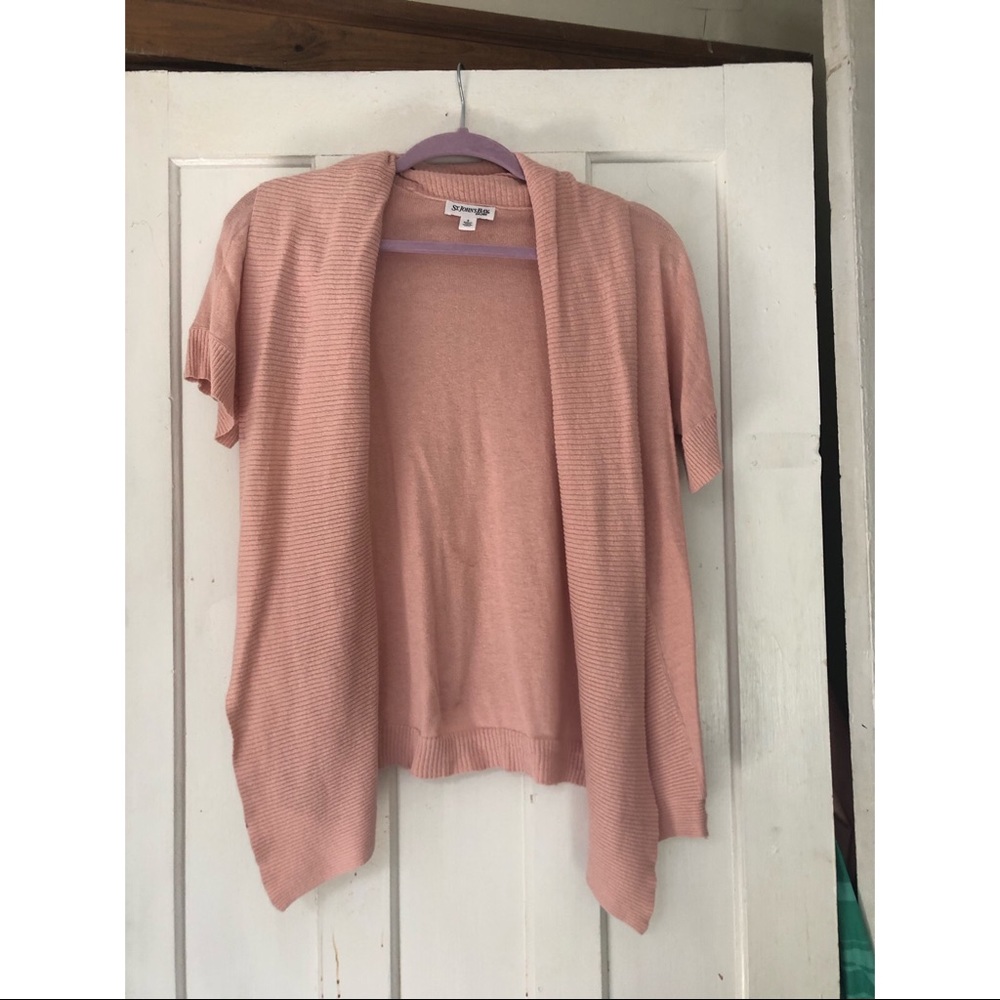 Short sleeve sweater